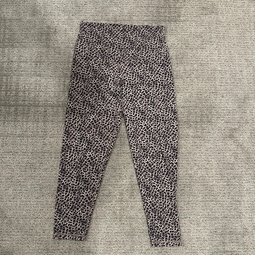 Women’s size XL offline by Aerie leggings in leopard print